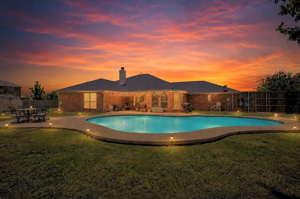 1108 Chestnut Drive Venus TX 76084
