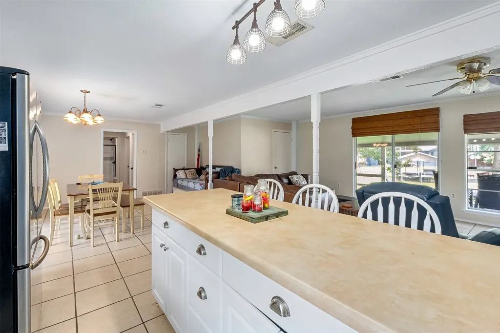 1725 Oak Shore Drive Tool TX 75143