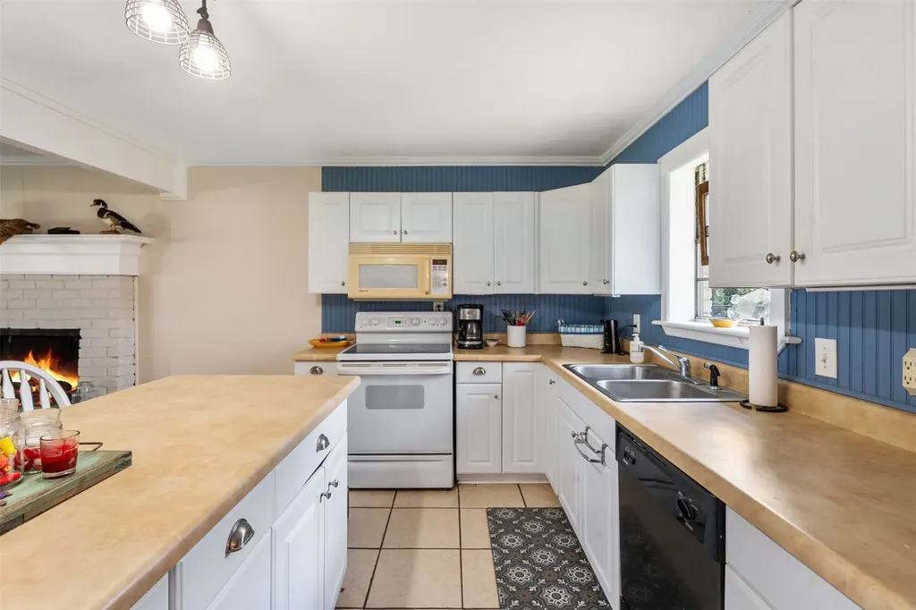 1725 Oak Shore Drive Tool TX 75143