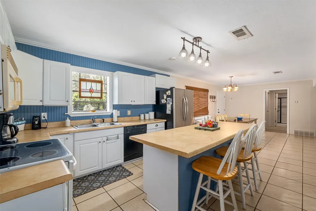 1725 Oak Shore Drive Tool TX 75143