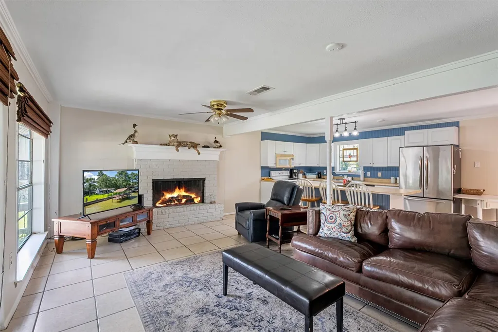 1725 Oak Shore Drive Tool TX 75143