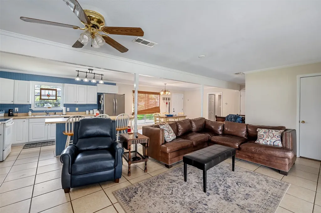 1725 Oak Shore Drive Tool TX 75143