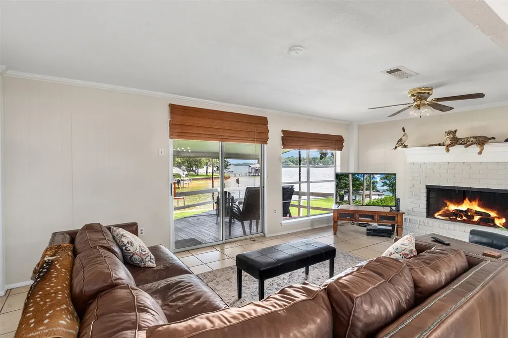 1725 Oak Shore Drive Tool TX 75143
