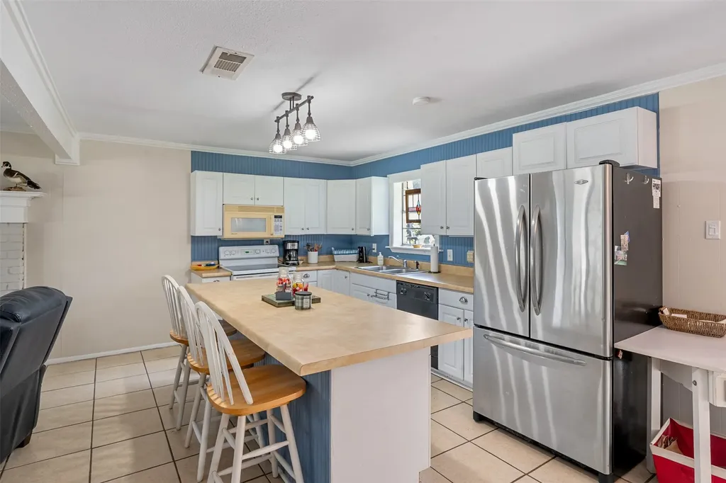 1725 Oak Shore Drive Tool TX 75143