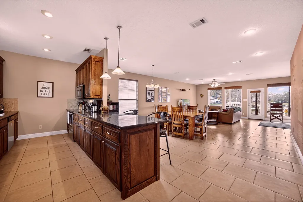 182 Oak Hills Drive Mabank TX 75156