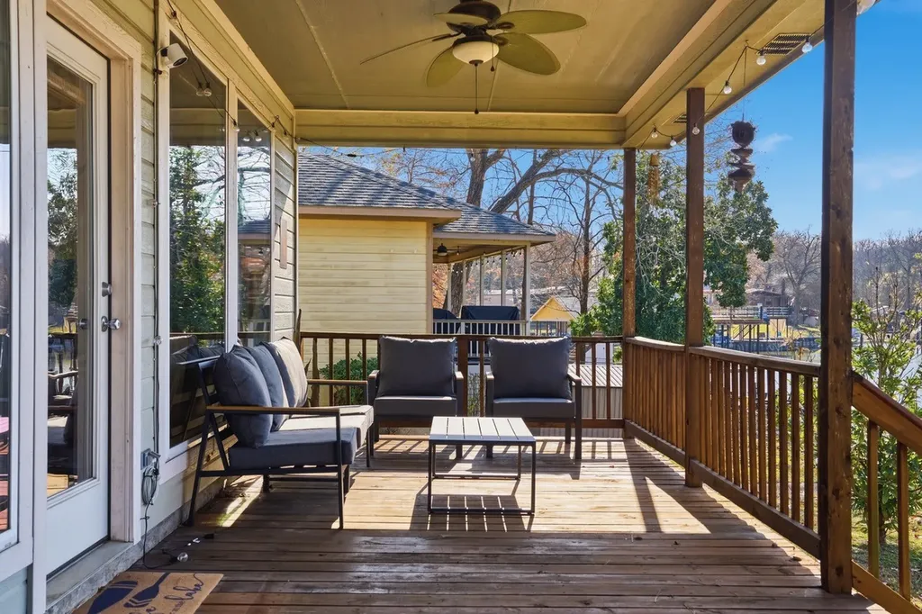 182 Oak Hills Drive Mabank TX 75156