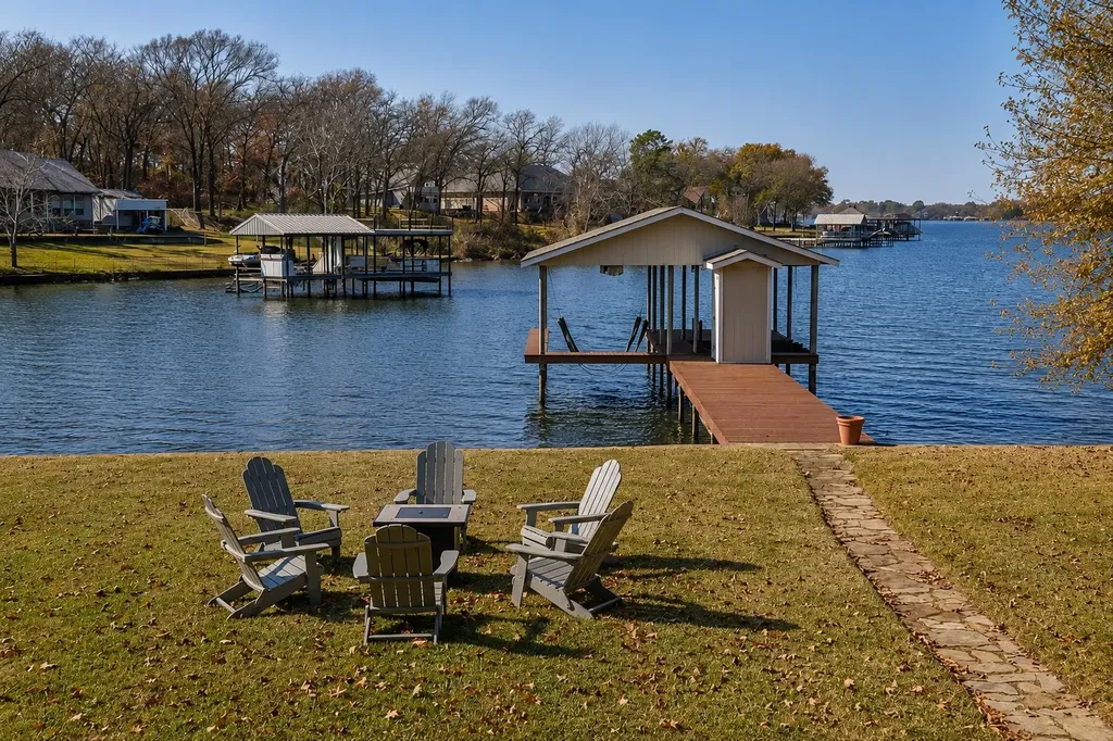 182 Oak Hills Drive Mabank TX 75156