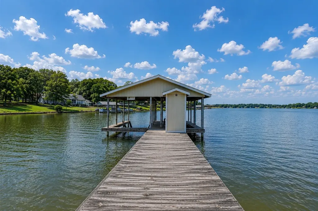 182 Oak Hills Drive Mabank TX 75156