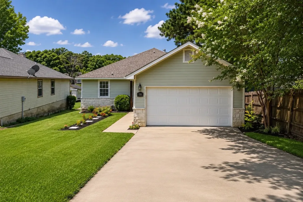 182 Oak Hills Drive Mabank TX 75156