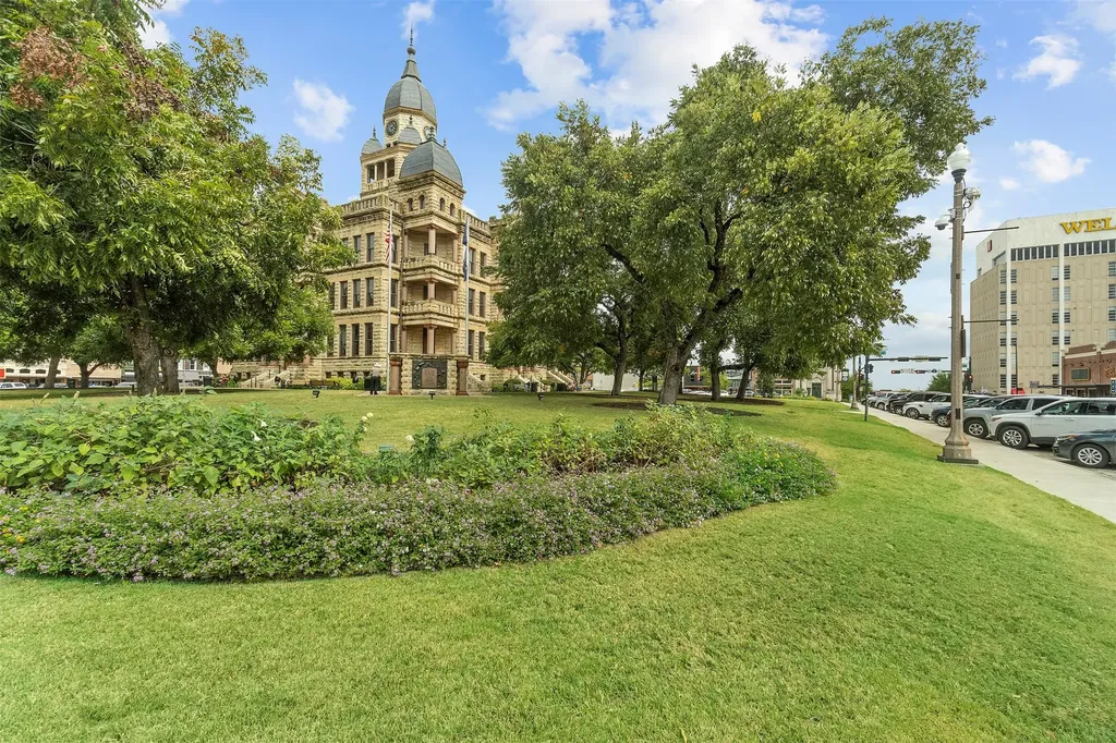 160 Hudson Lane Justin TX 76247