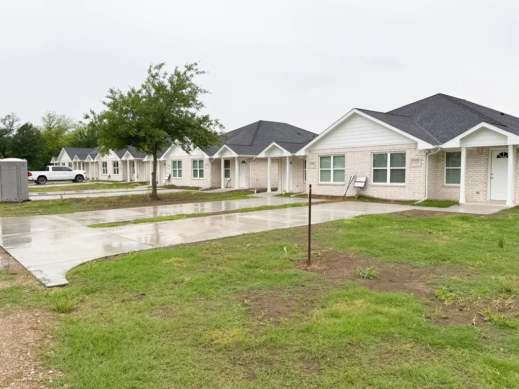 200 N Dallas Street Rice TX 75155
