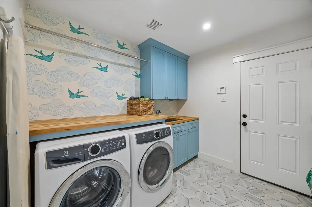 13220 Wittmore Circle Dallas TX 75240
