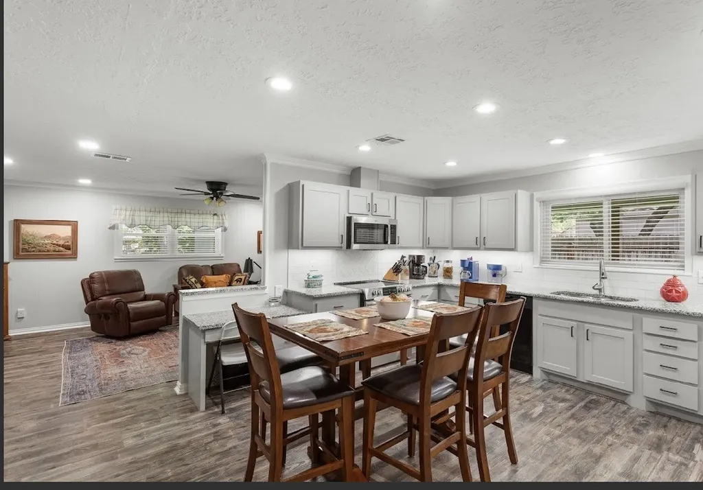 806 S Avenue O Clifton TX 76634
