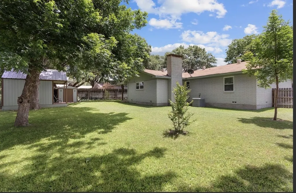 806 S Avenue O Clifton TX 76634