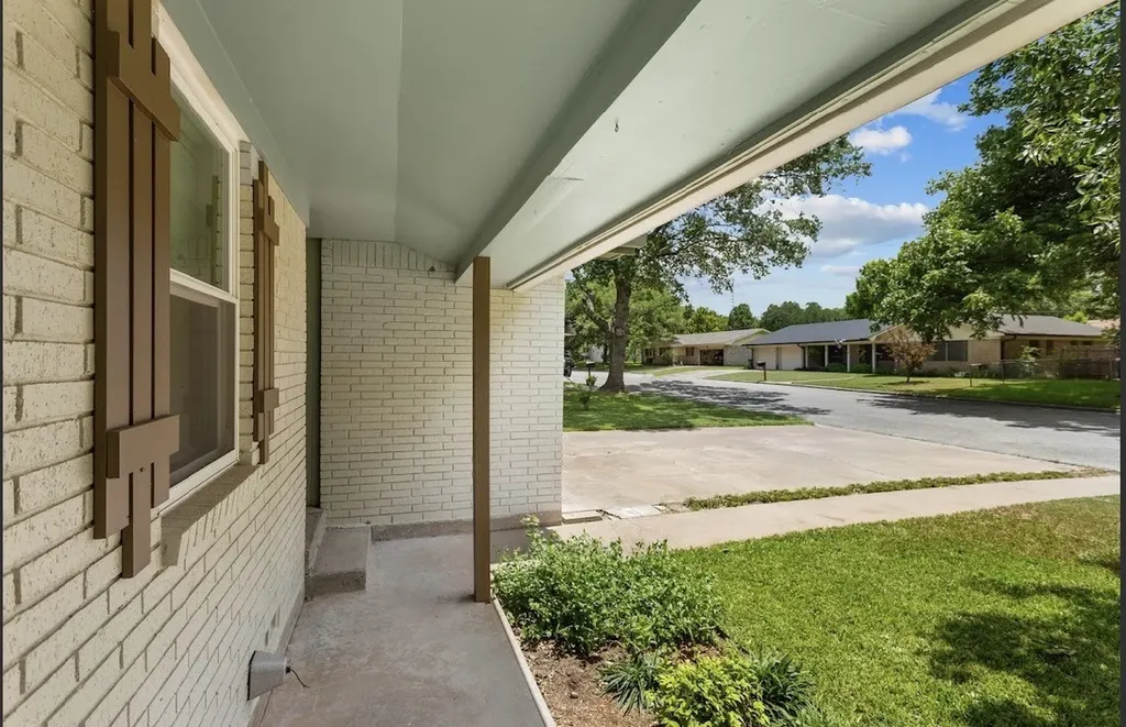 806 S Avenue O Clifton TX 76634