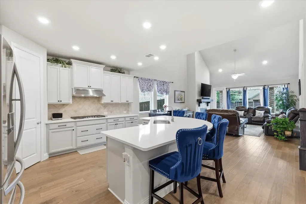 3740 Manchester The Colony TX 75056