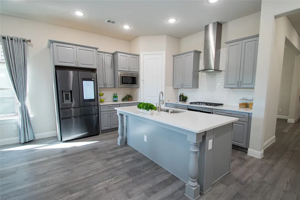 12709 Royal Oaks Lane Farmers Branch TX 75234