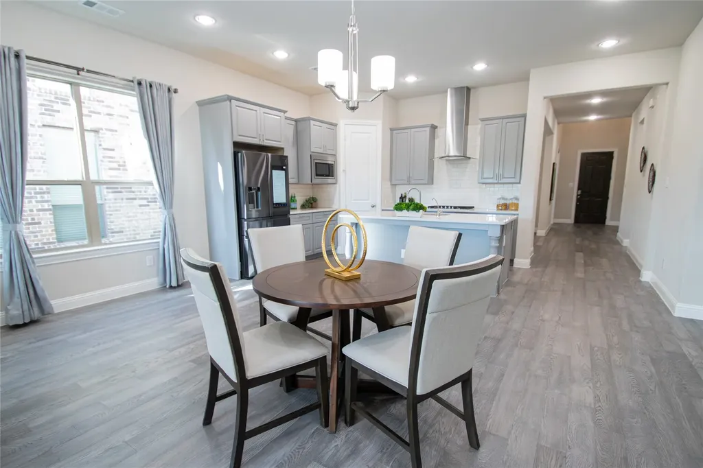 12709 Royal Oaks Lane Farmers Branch TX 75234