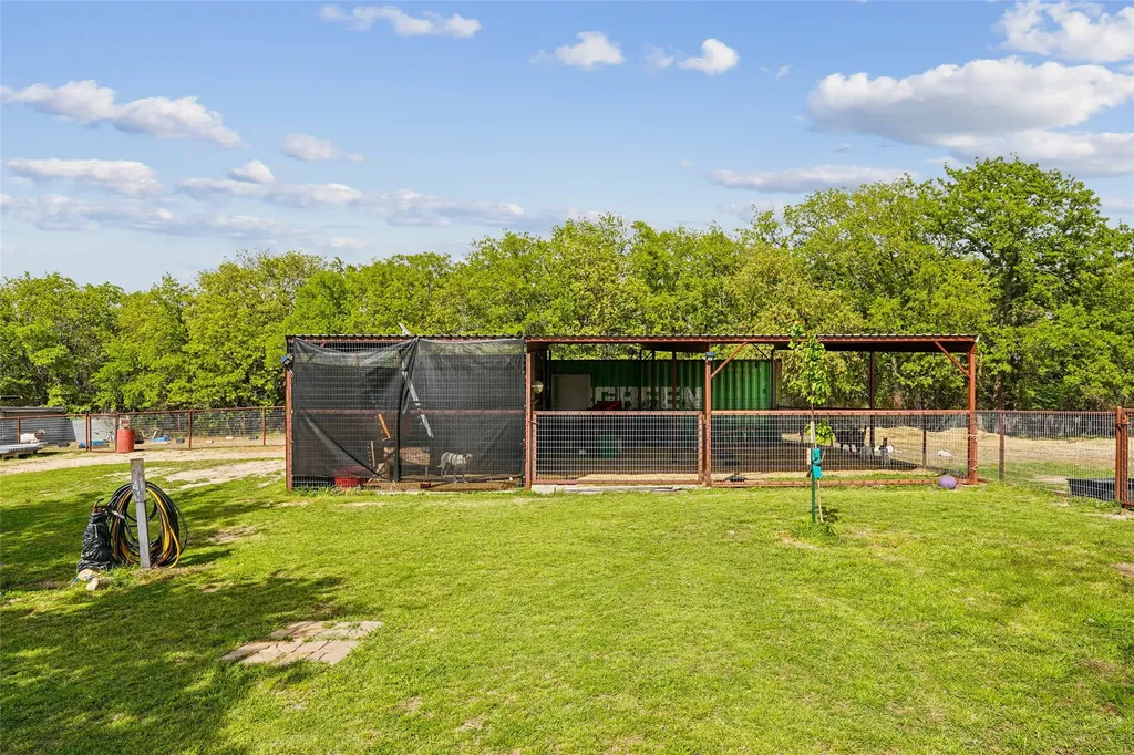 1406 N Johnson Loop Montague TX 76251