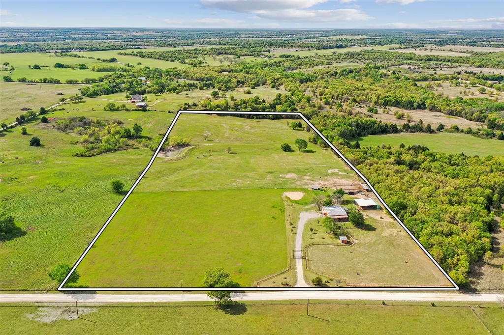 1406 N Johnson Loop Montague TX 76251
