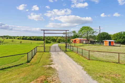 1406 N Johnson Loop Montague TX 76251