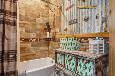 1406 N Johnson Loop Montague TX 76251