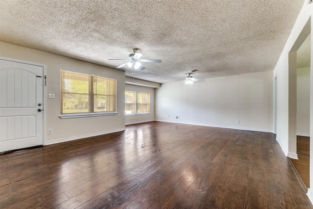 11525 Strand Street Dallas TX 75218