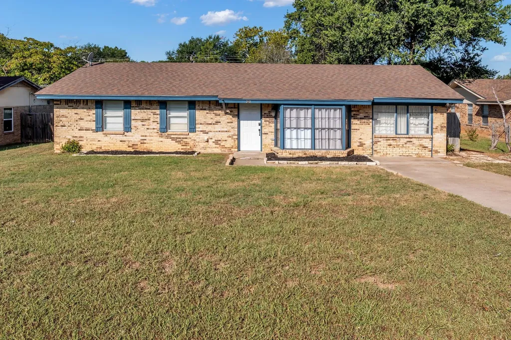 212 Mountain View Drive Azle TX 76020