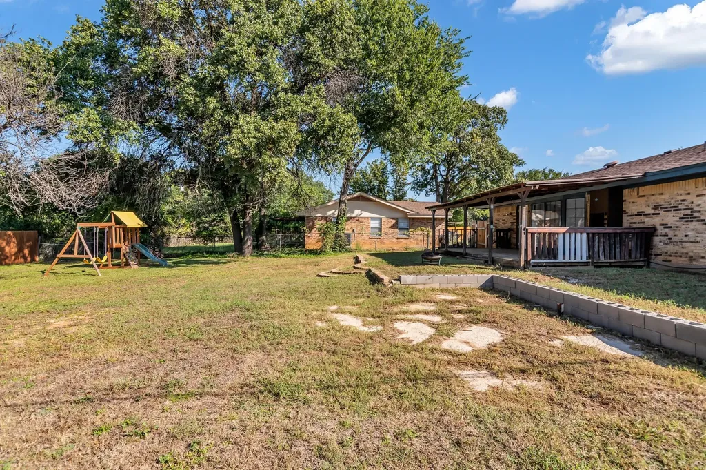 212 Mountain View Drive Azle TX 76020
