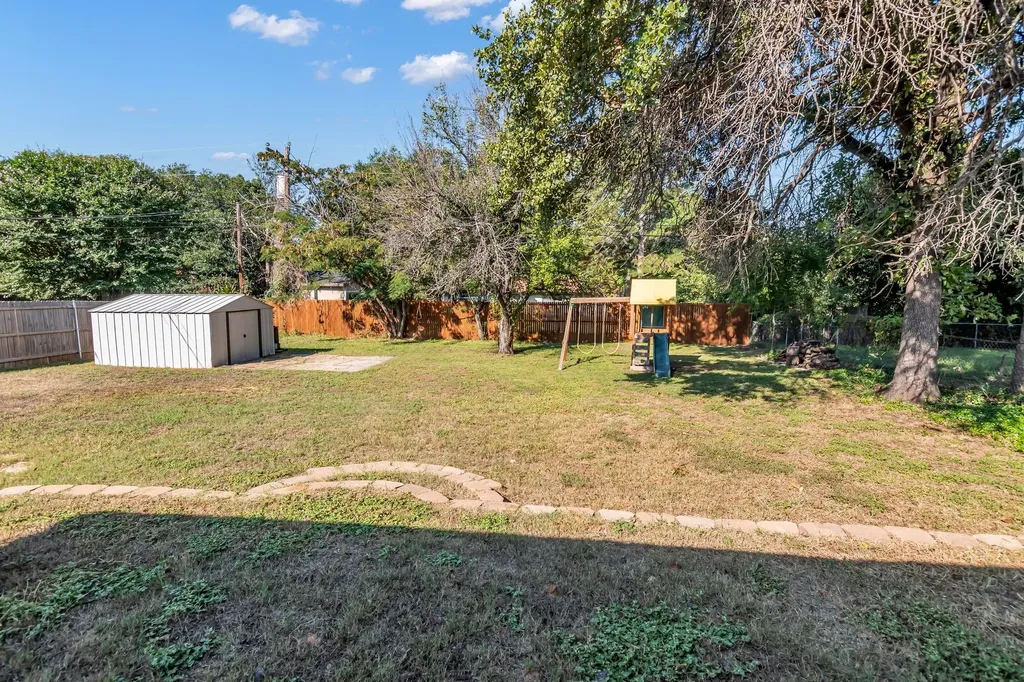 212 Mountain View Drive Azle TX 76020