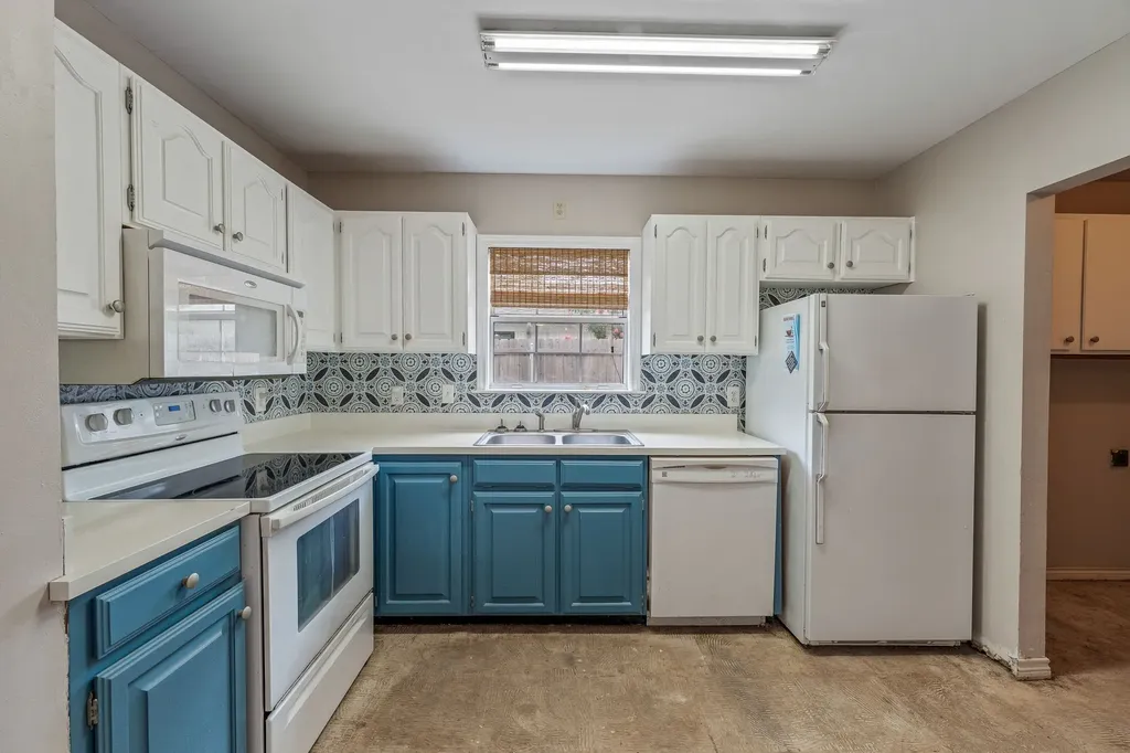 4013 Cherokee Court Granbury TX 76048