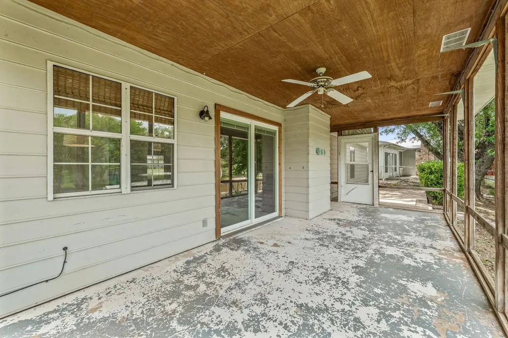 4013 Cherokee Court Granbury TX 76048