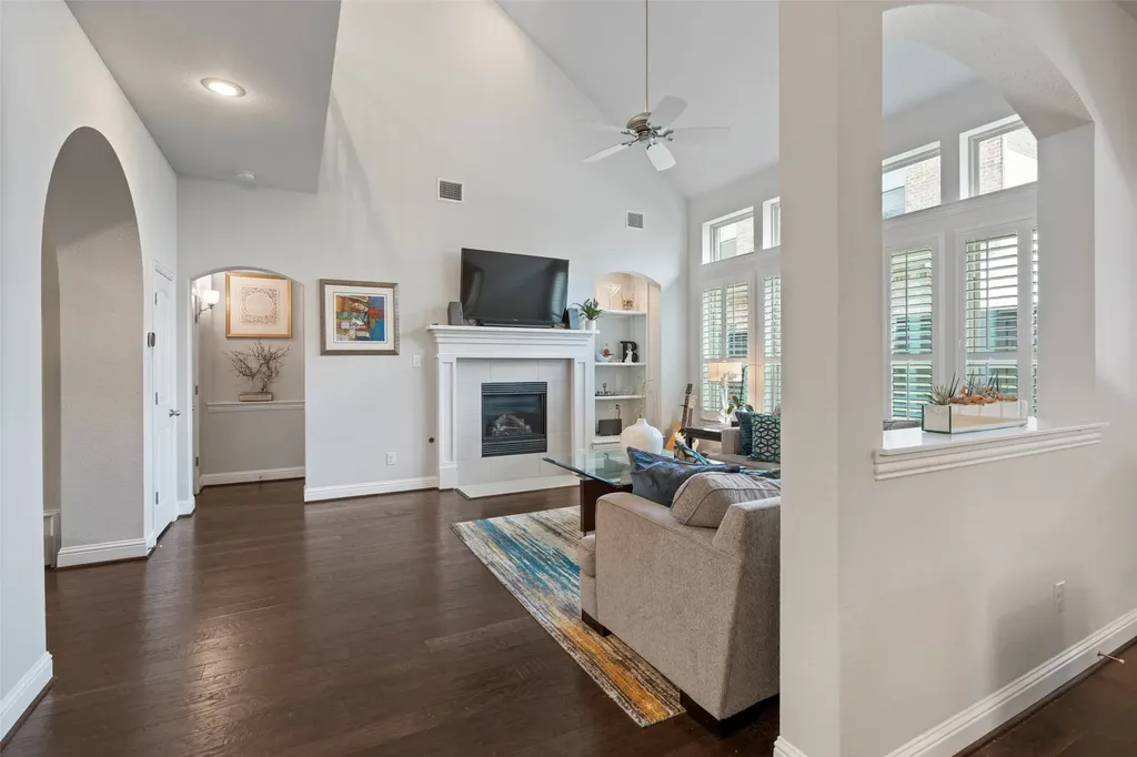 18265 Brighton Green Dallas TX 75252