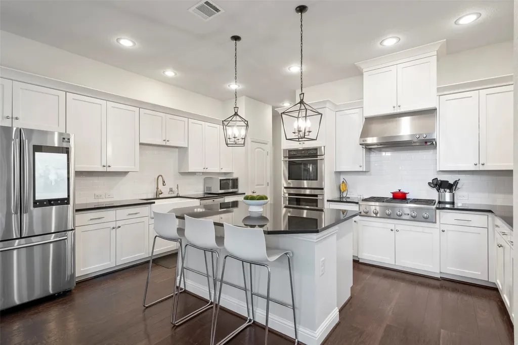 18265 Brighton Green Dallas TX 75252