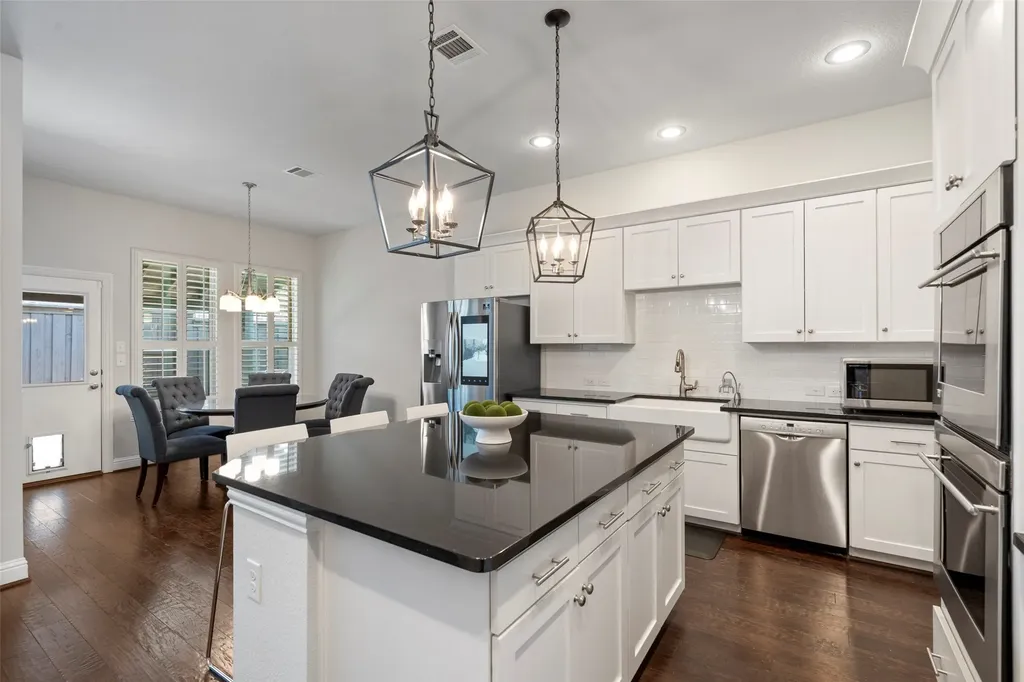 18265 Brighton Green Dallas TX 75252