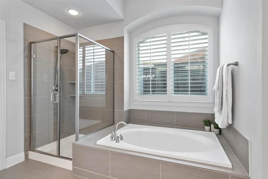18265 Brighton Green Dallas TX 75252