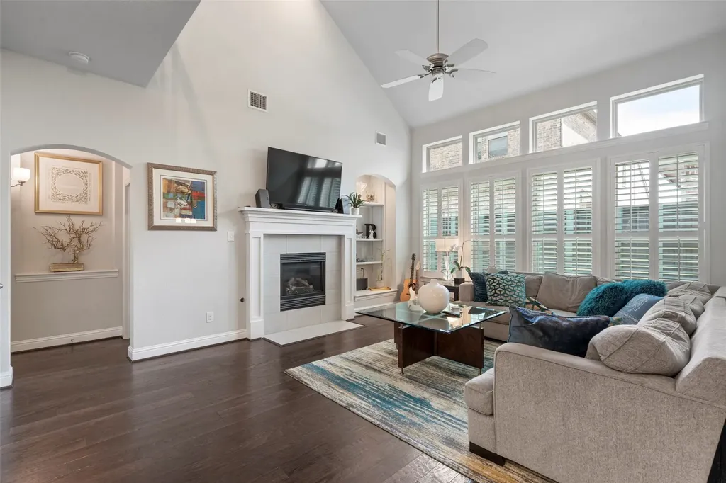 18265 Brighton Green Dallas TX 75252