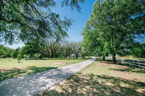 9325 Fm 428 Aubrey TX 76227