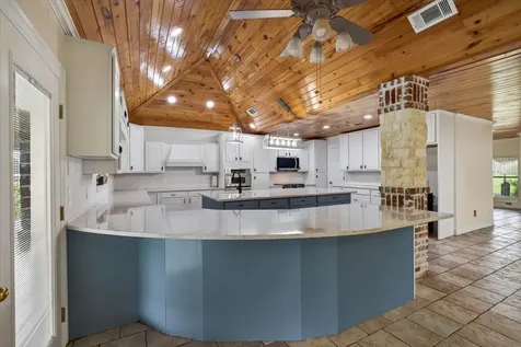 6130 Peninsula Circle Athens TX 75752