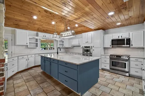 6130 Peninsula Circle Athens TX 75752
