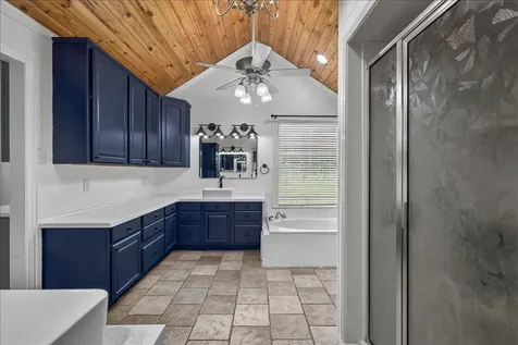 6130 Peninsula Circle Athens TX 75752