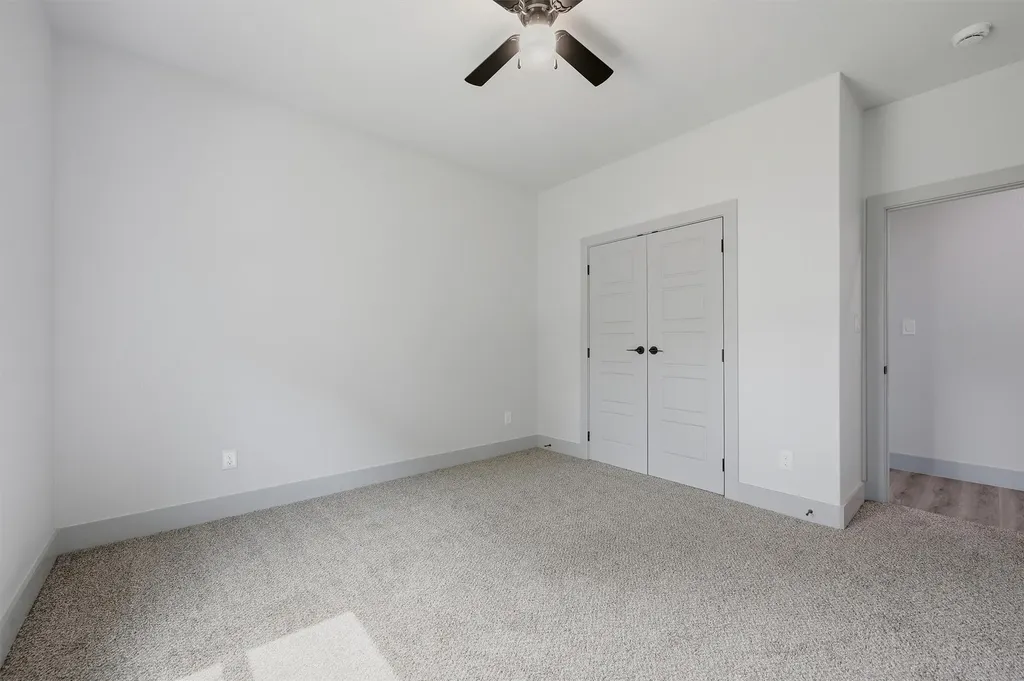 1015 Holiday Sherman TX 75090
