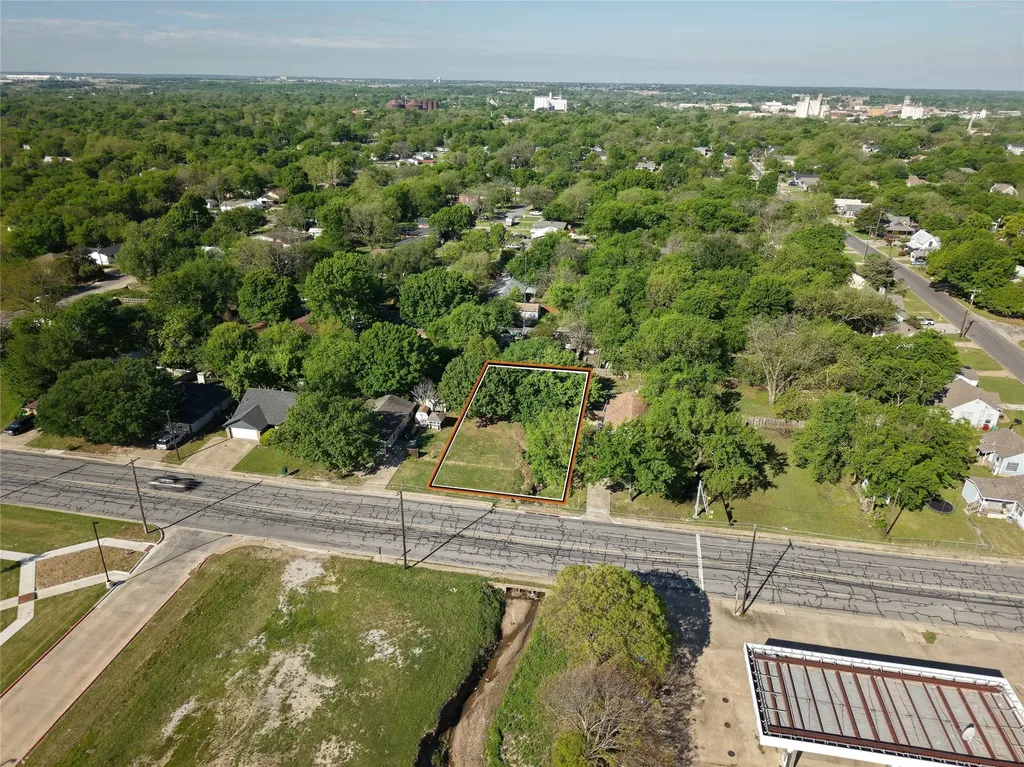 484 S Dewey Avenue Sherman TX 75090