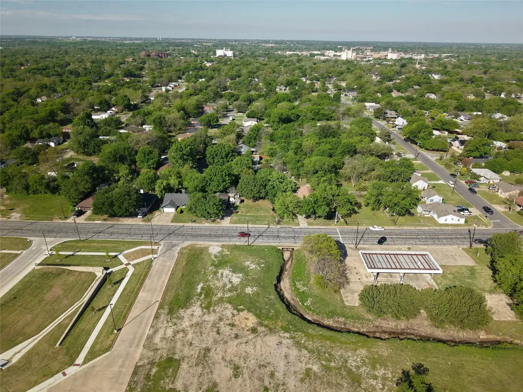 484 S Dewey Avenue Sherman TX 75090