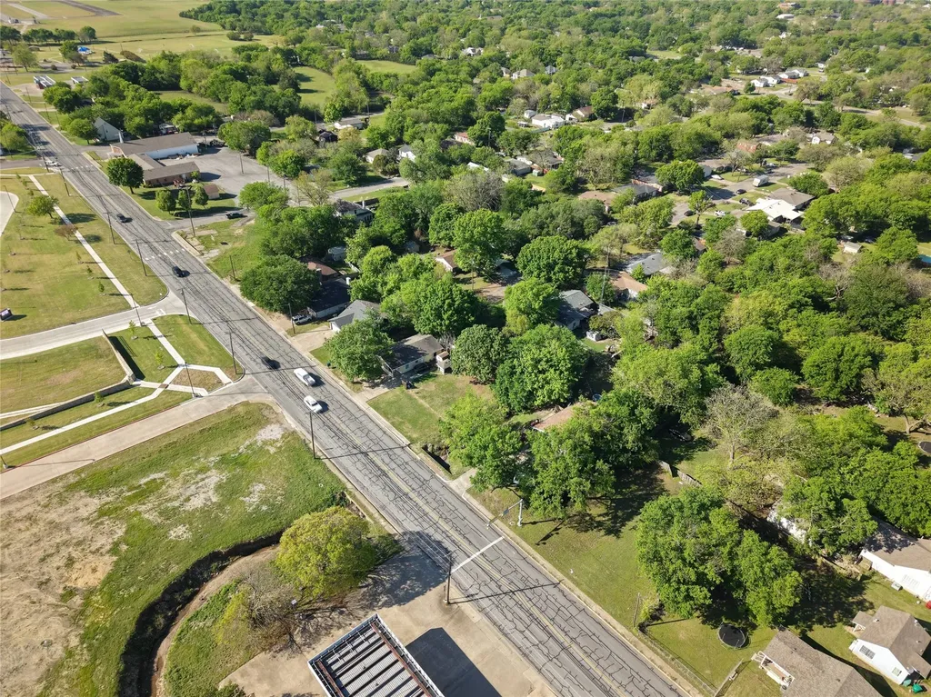 484 S Dewey Avenue Sherman TX 75090