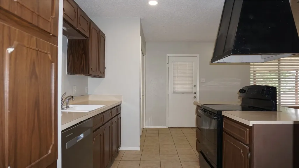 9904 Runnymeade Place Fort Worth TX 76108