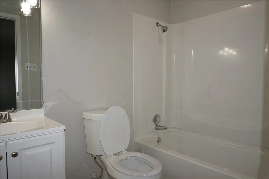 9904 Runnymeade Place Fort Worth TX 76108