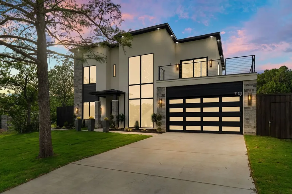 Farmers Branch TX, 14015 Rawhide Parkway