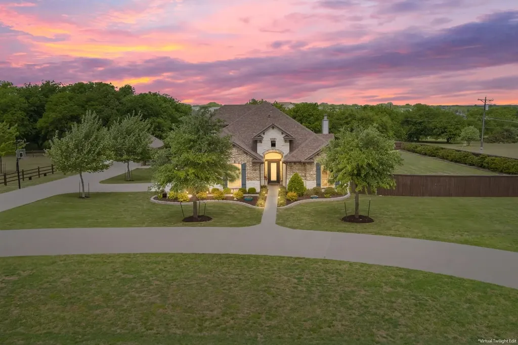101 Rancho Lorena Drive Lorena TX 76655