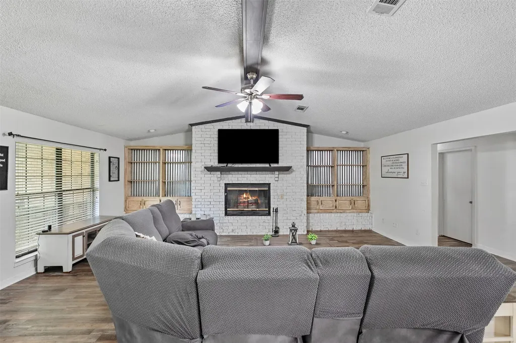 231 Cedarwood Drive Enchanted Oaks TX 75156